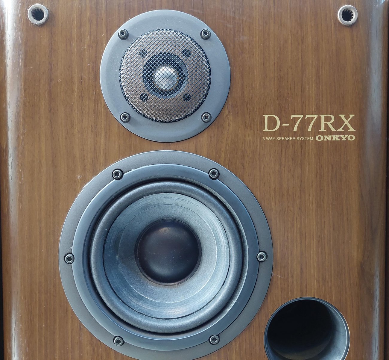 ONKYO MODELO D-77RX