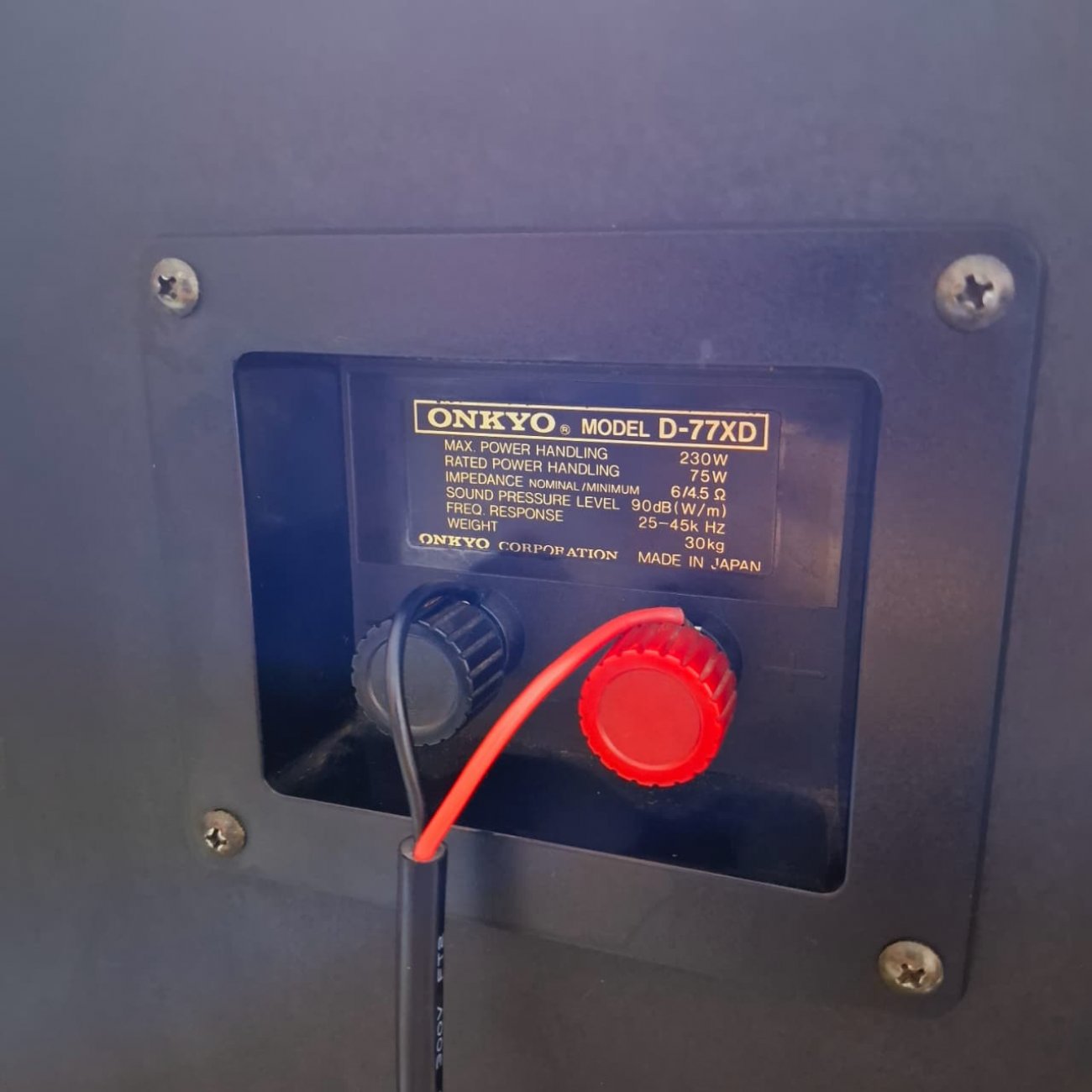 ONKYO MODELO D-77XD