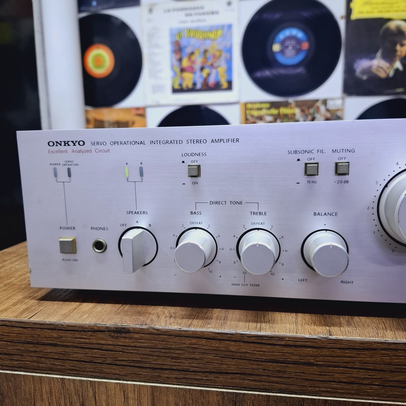ONKYO MODELO INTEGRA A-815D