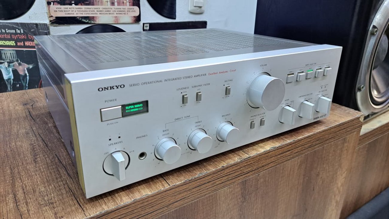 ONKYO MODELO INTEGRA A-817GT