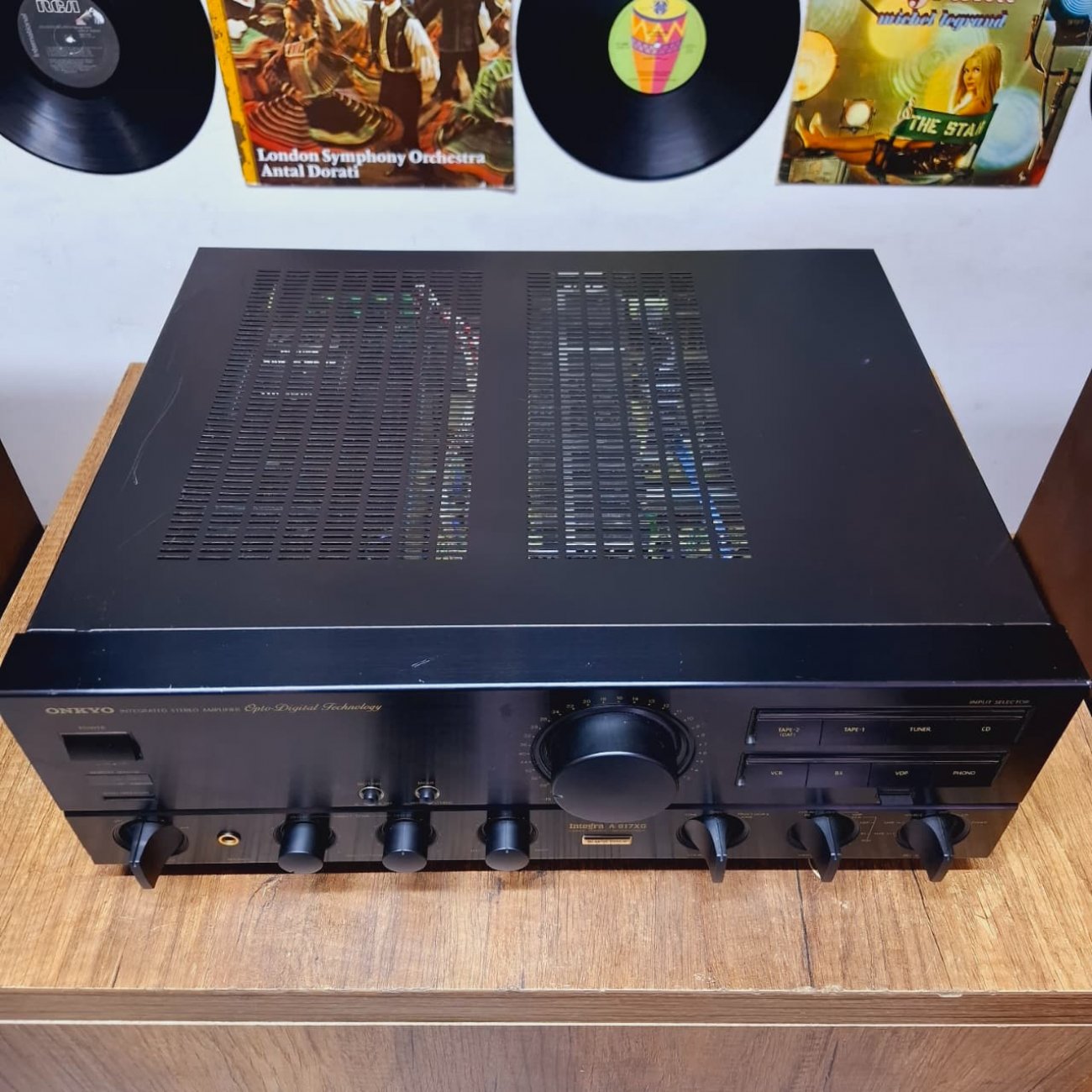 ONKYO MODELO INTEGRA A-817XG