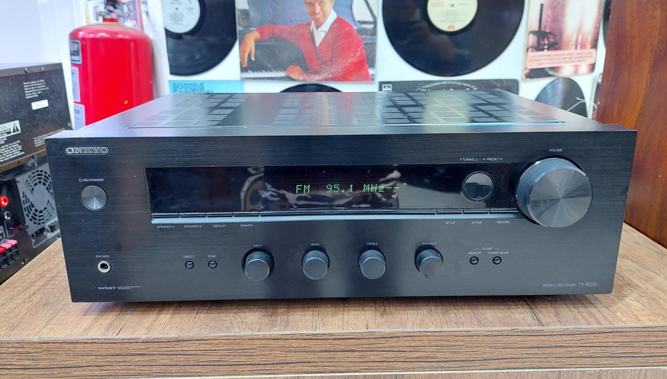 ONKYO MODELO TX-8020