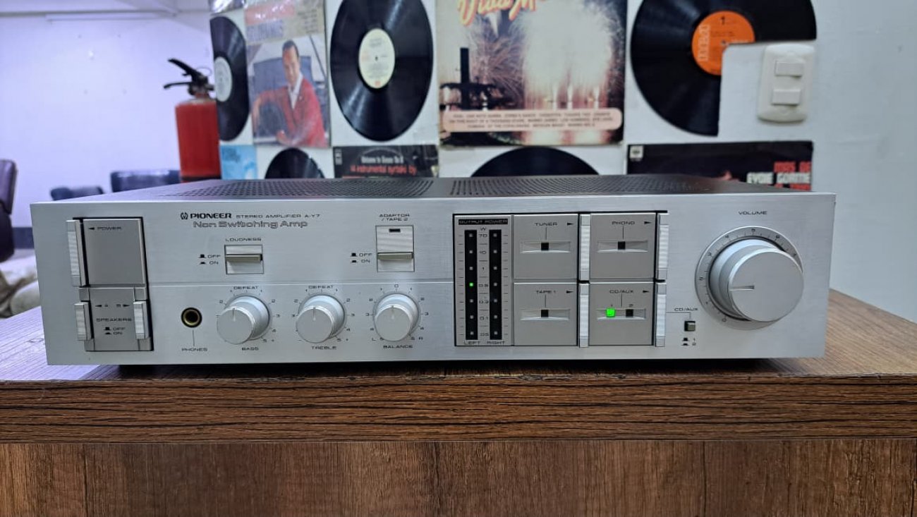 PIONEER MODELO A-Y7
