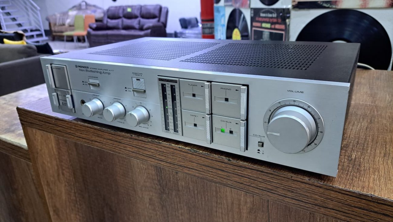 PIONEER MODELO A-Y7