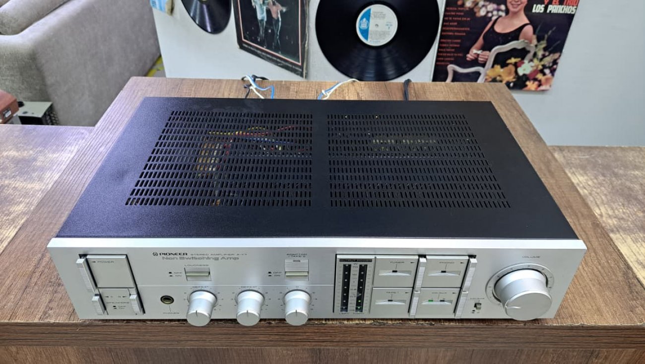 PIONEER MODELO A-Y7