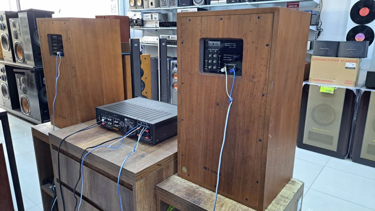 PIONEER MODELO CS-E700