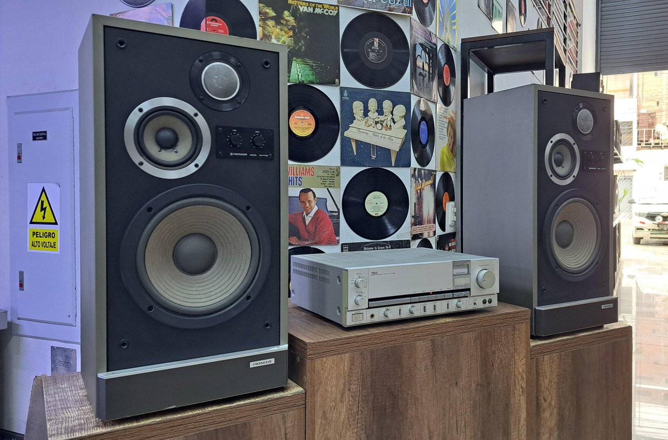 PIONEER MODELO CS-F700