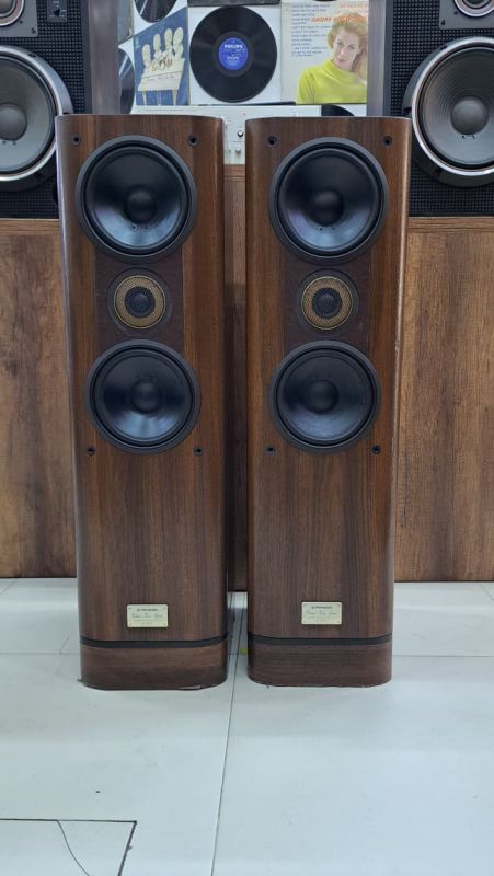 PIONEER MODELO S-99T