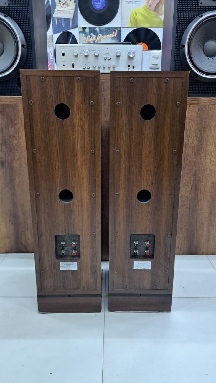 PIONEER MODELO S-99T