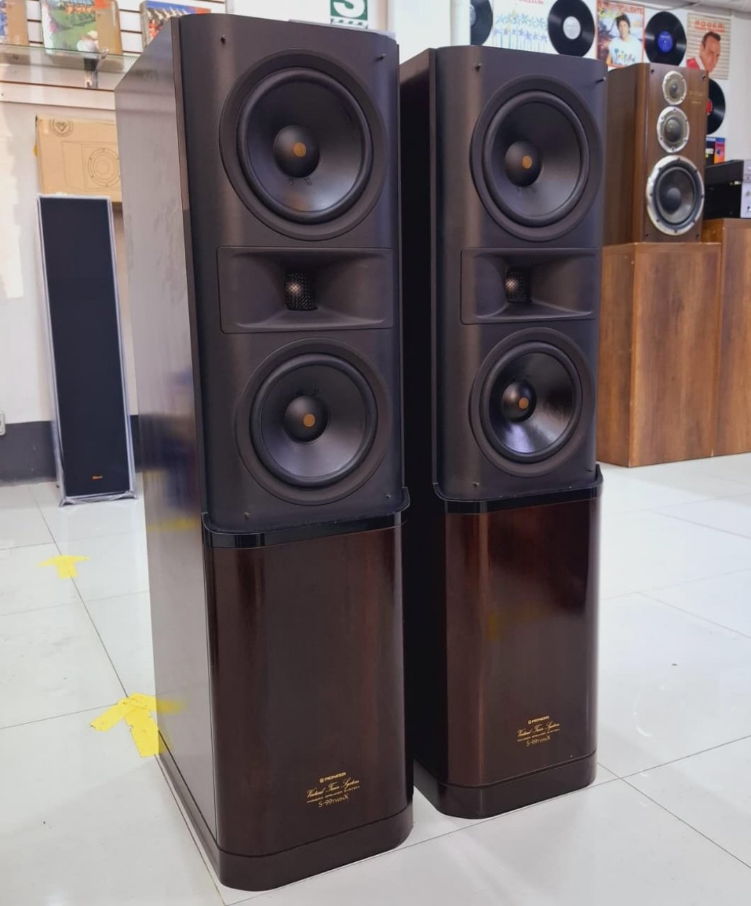 PIONEER MODELO S-99TwinX