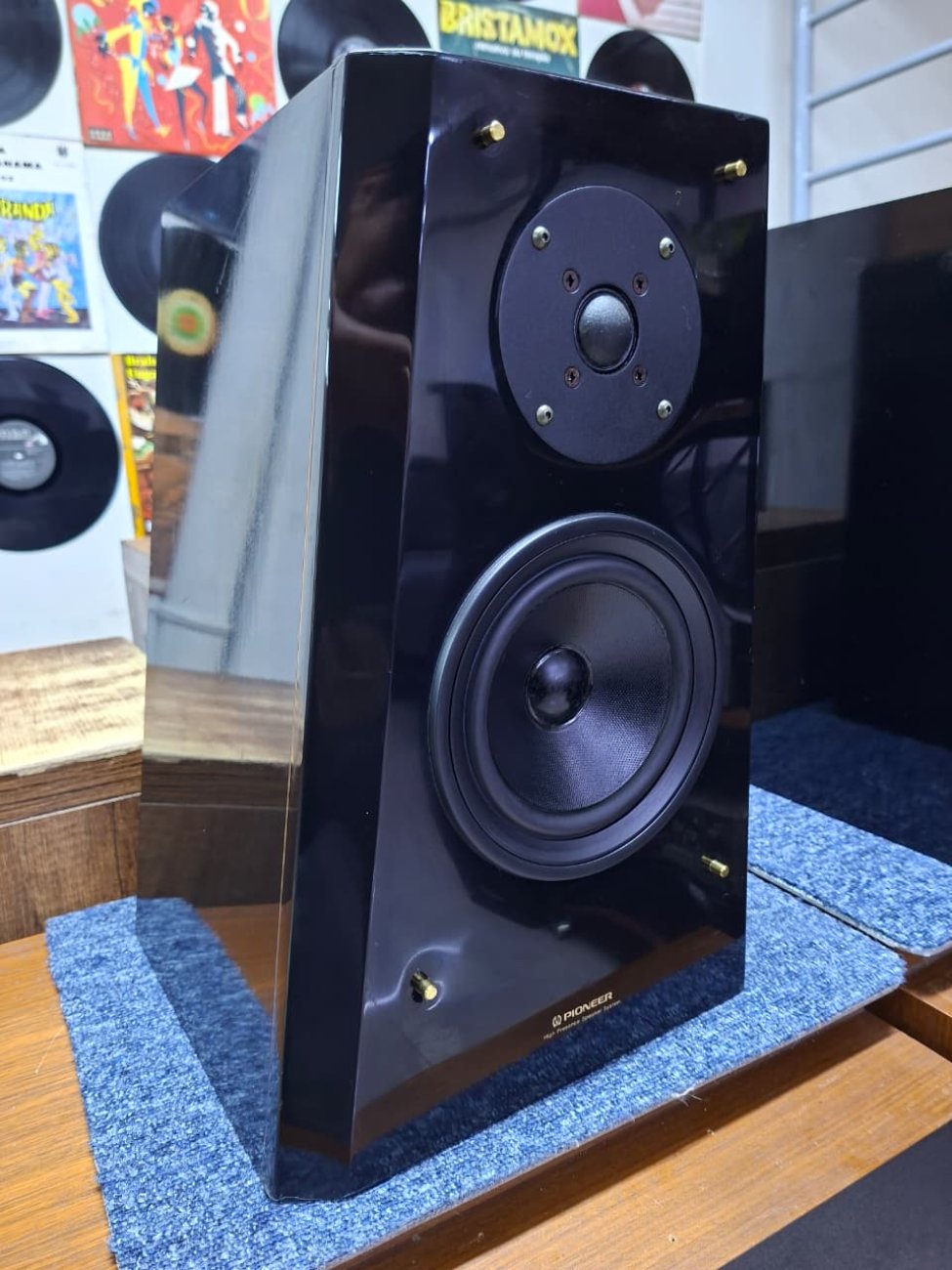 PIONEER MODELO S-C5