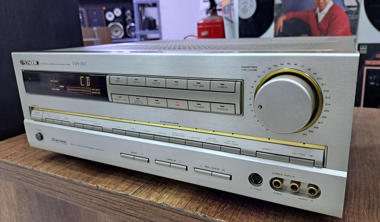 PIONEER MODELO VSA-750