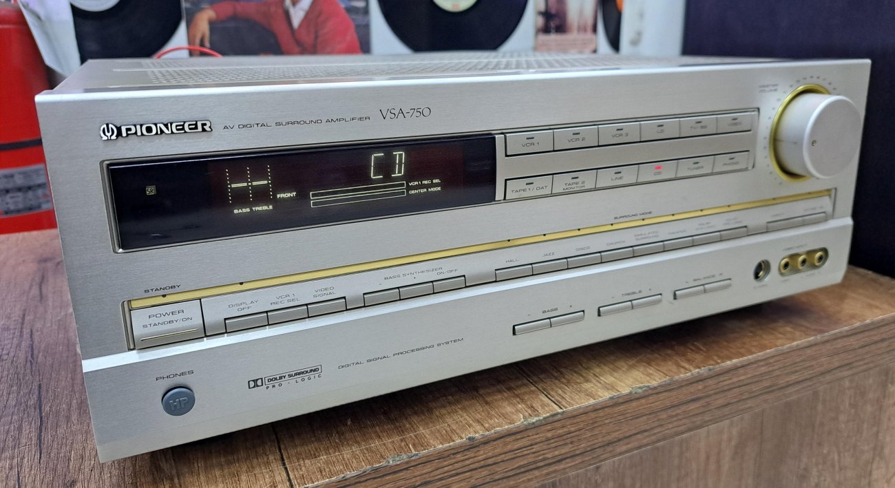 PIONEER MODELO VSA-750