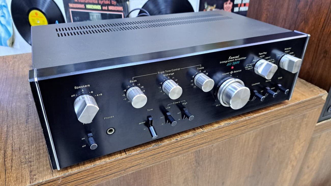 SANSUI MODELO AU-5900