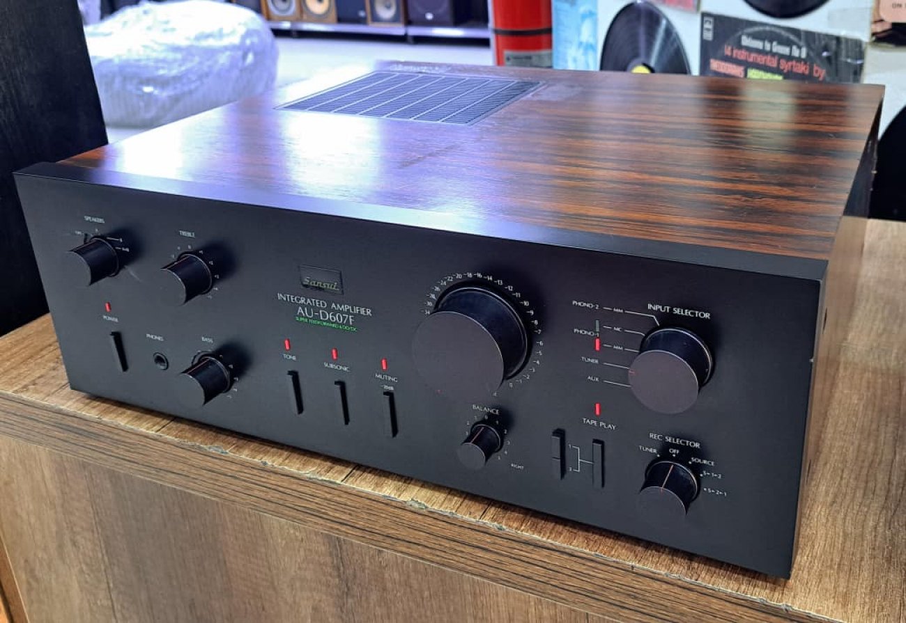 SANSUI MODELO AU-D607F
