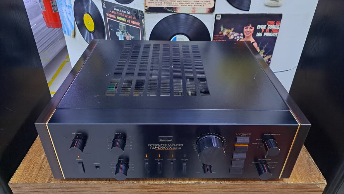 SANSUI MODELO AU-D607X DECADE