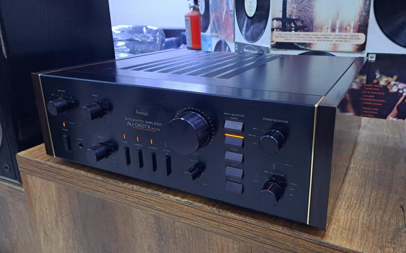 SANSUI MODELO AU-D607X DECADE