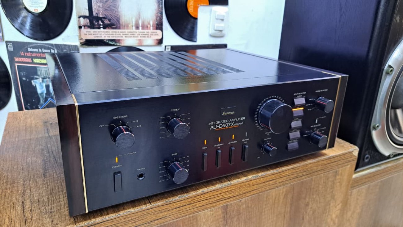 SANSUI MODELO AU-D607X DECADE