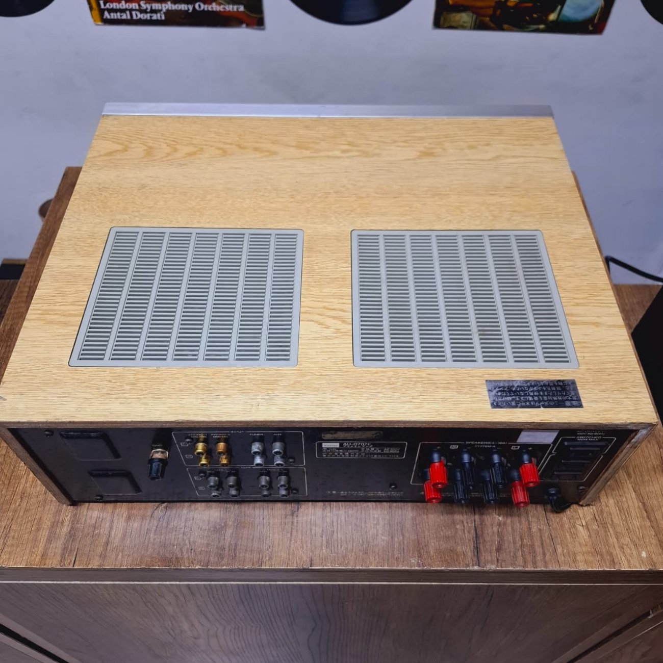 SANSUI MODELO AU-D707F