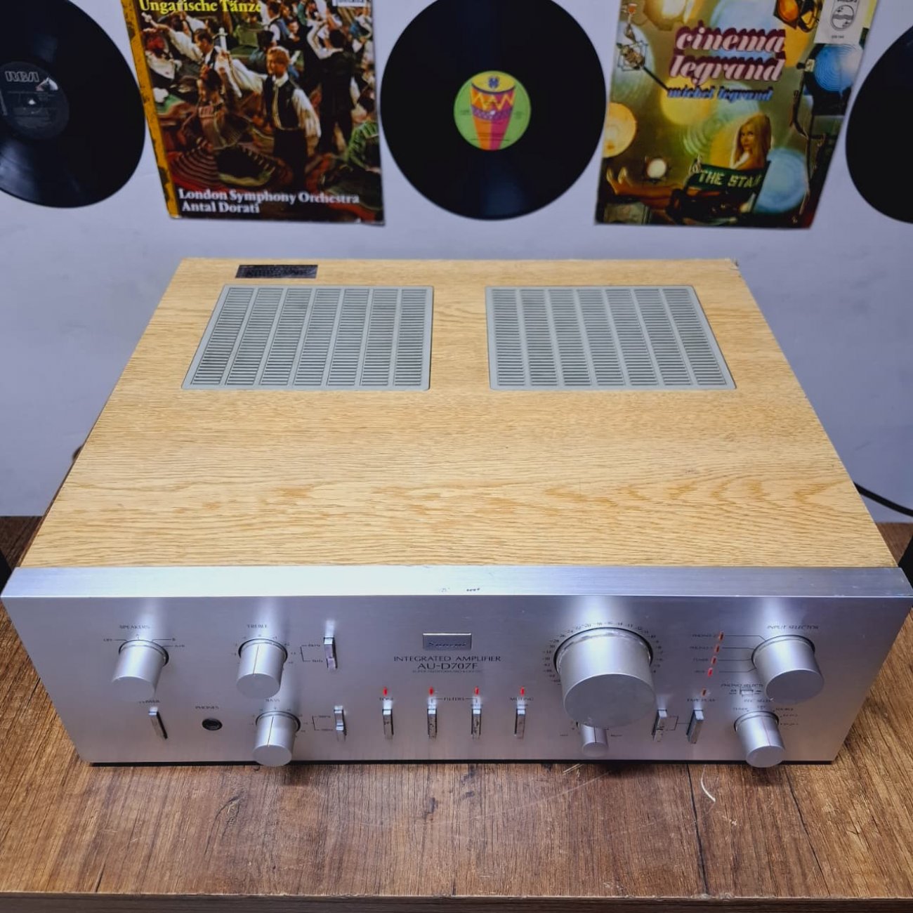 SANSUI MODELO AU-D707F