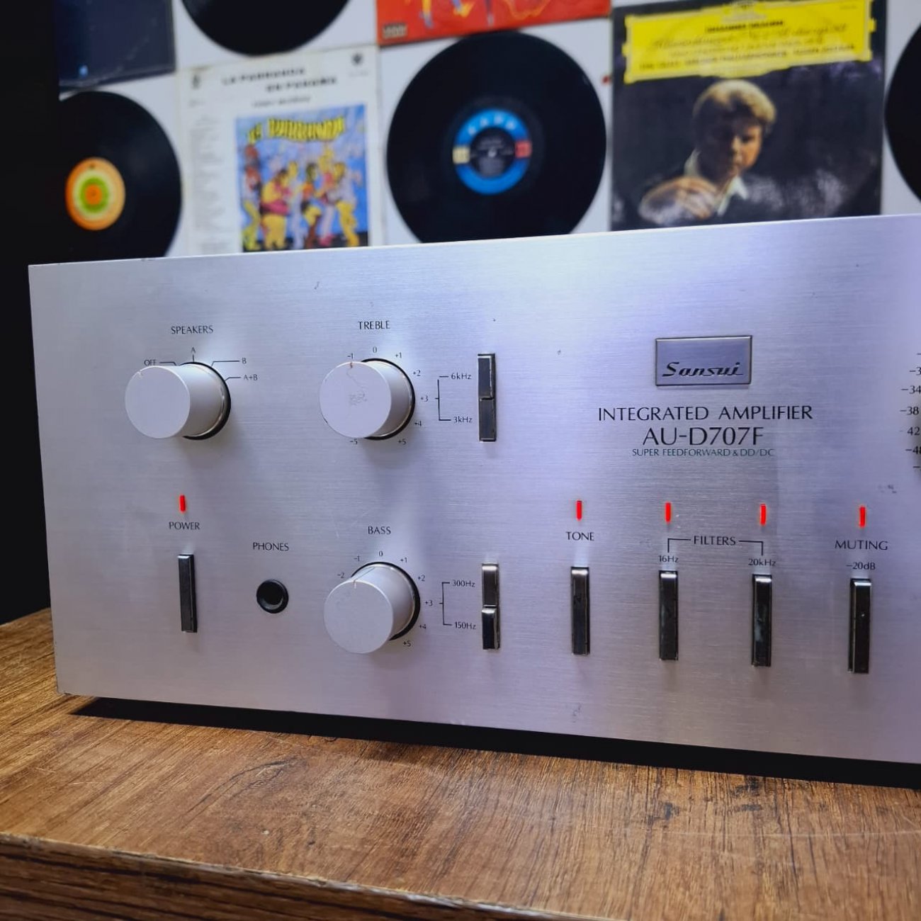 SANSUI MODELO AU-D707F