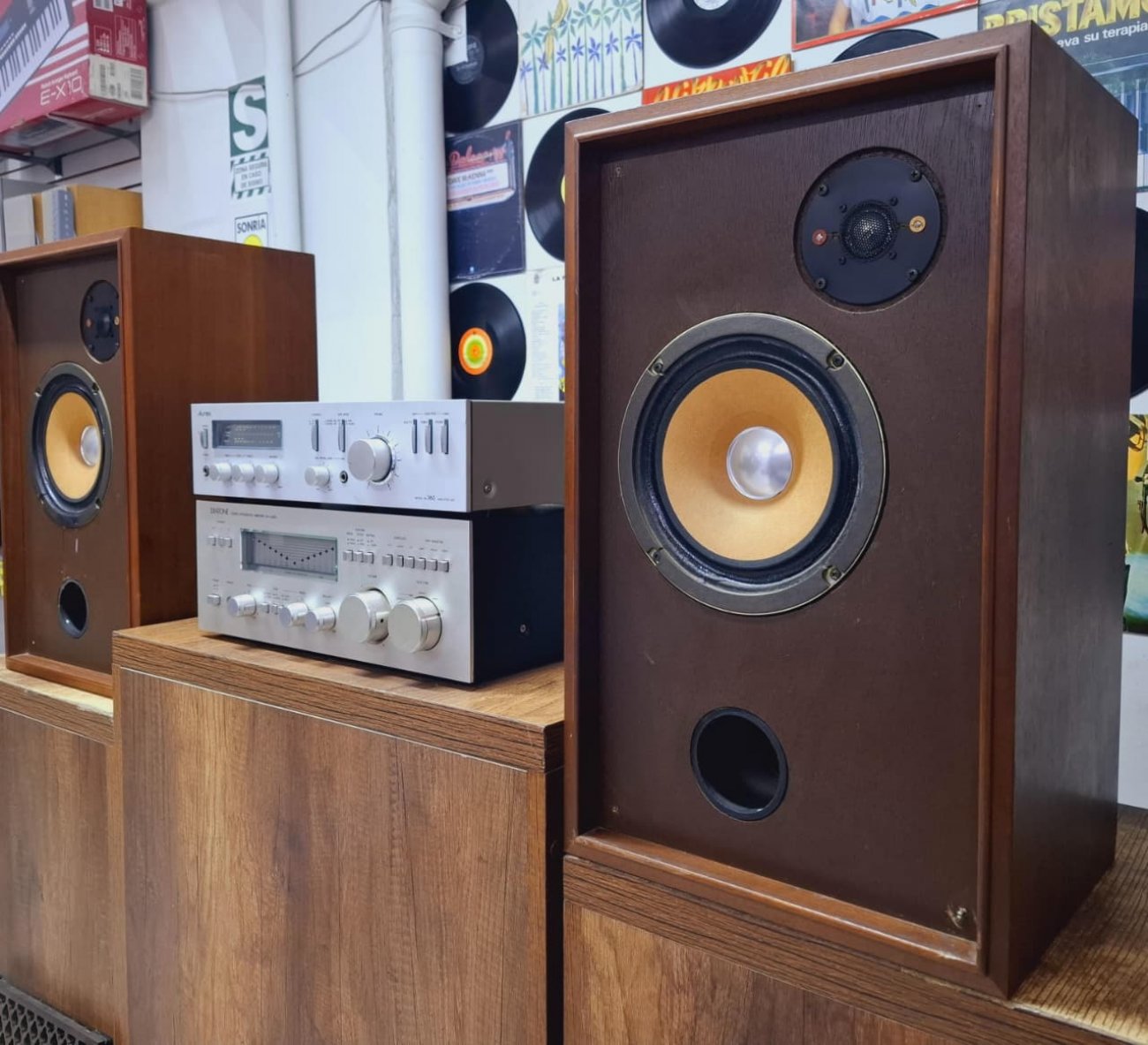 SANSUI MODELO SP-70