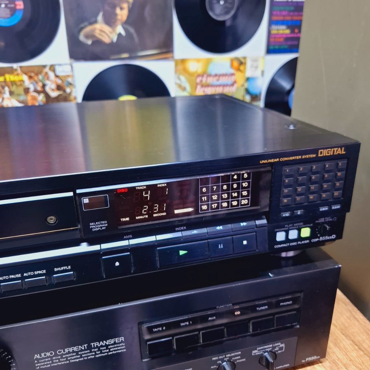 SONY MODELO CDP-555ESD