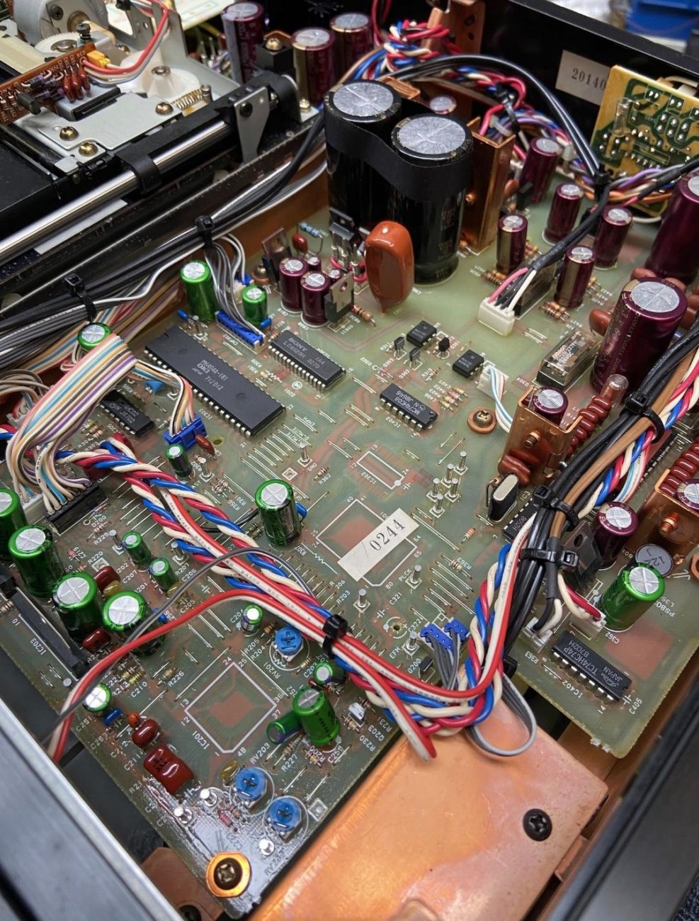 SONY MODELO CDP-555ESD