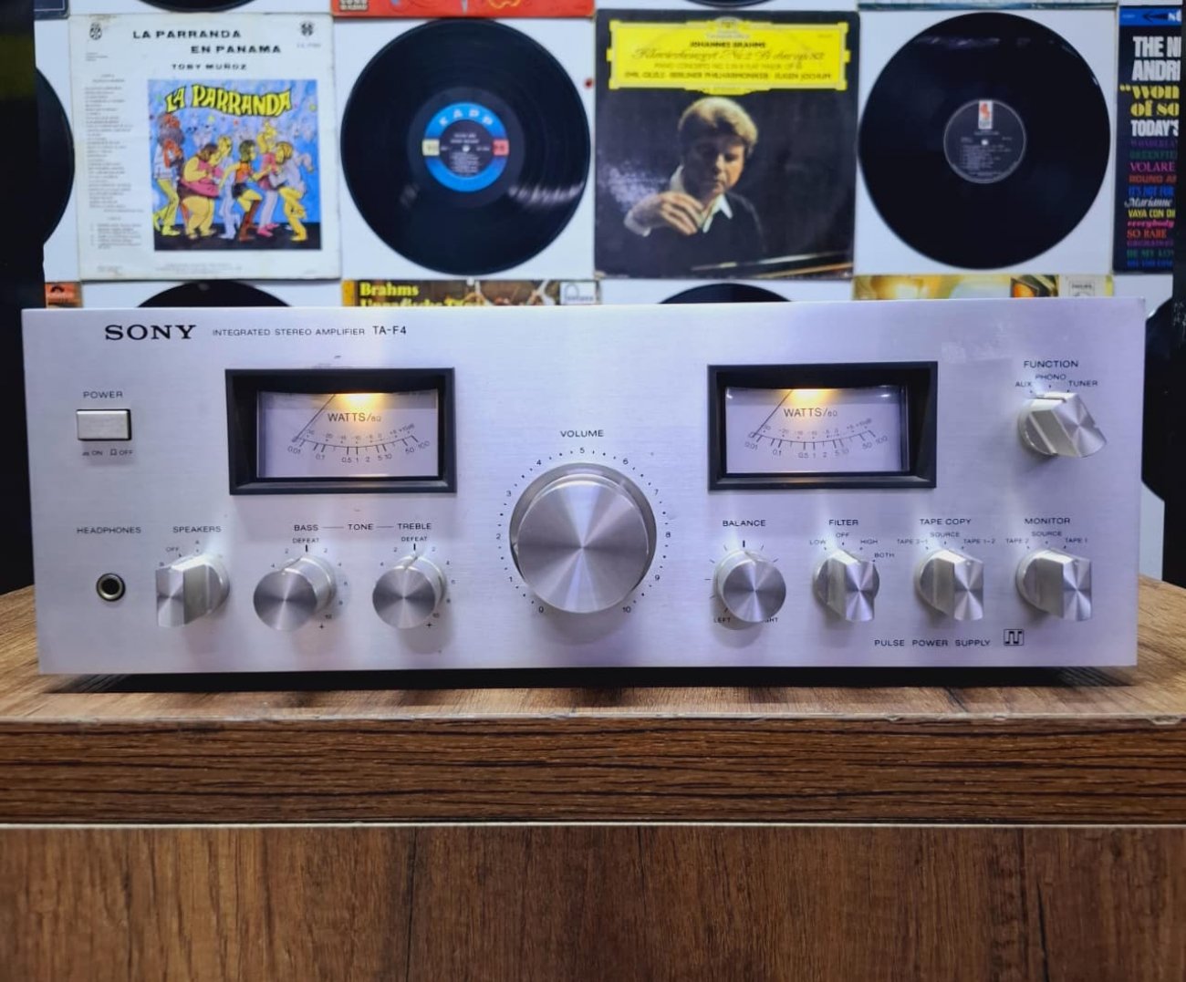 SONY MODELO TA-F4