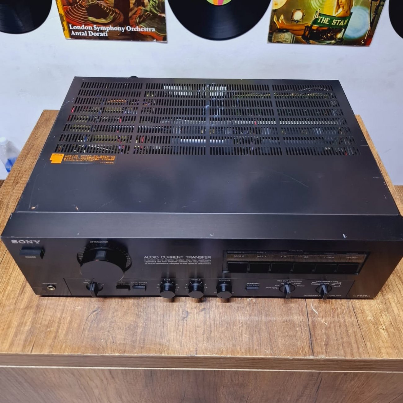 SONY MODELO TA-F555ES