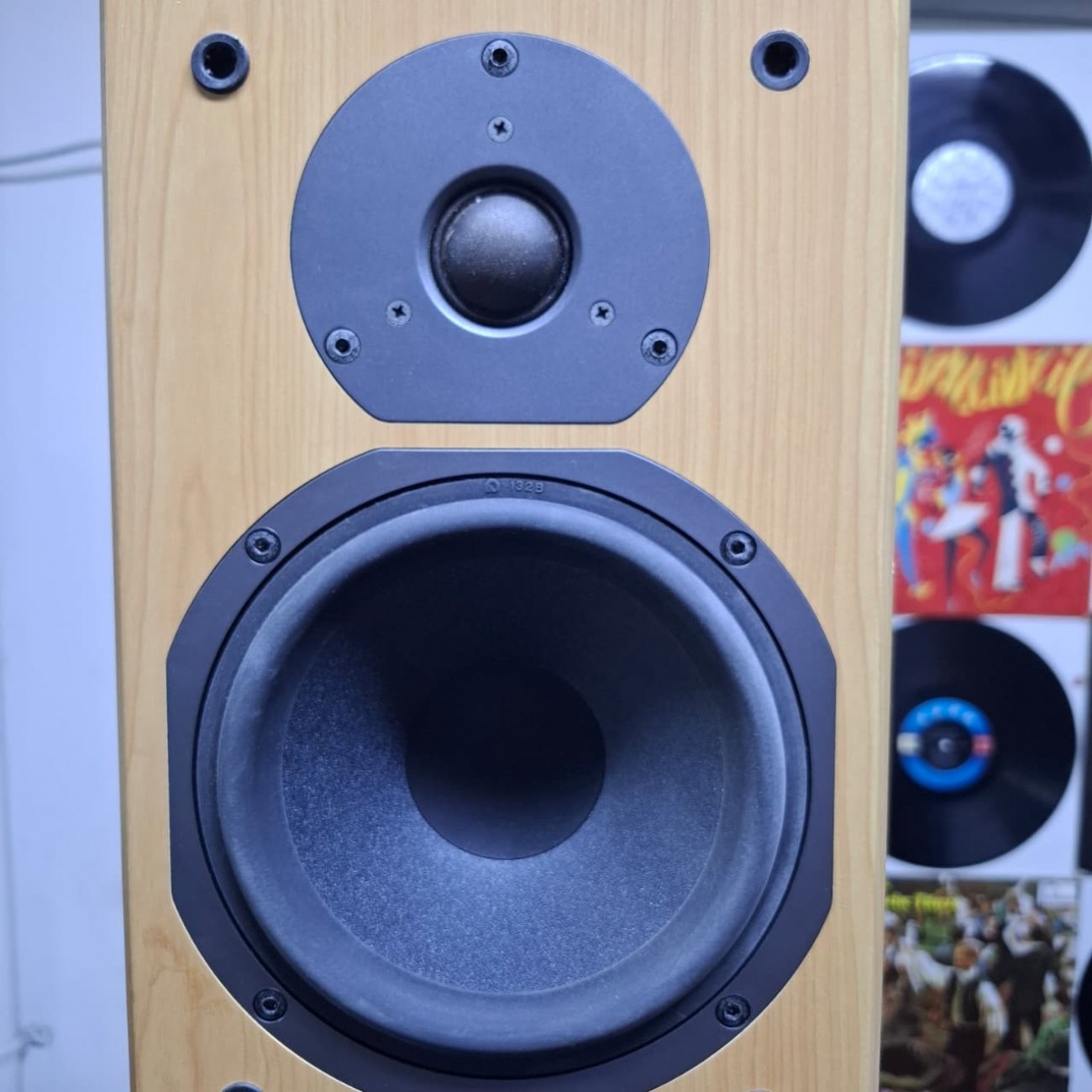 TANNOY MODELO MERCURY MX4