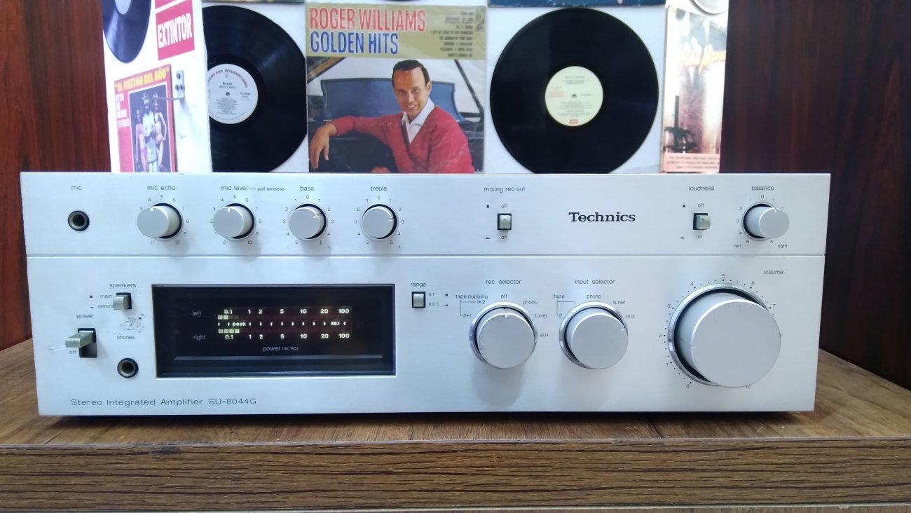 TECHNICS MODELO SU-8044G