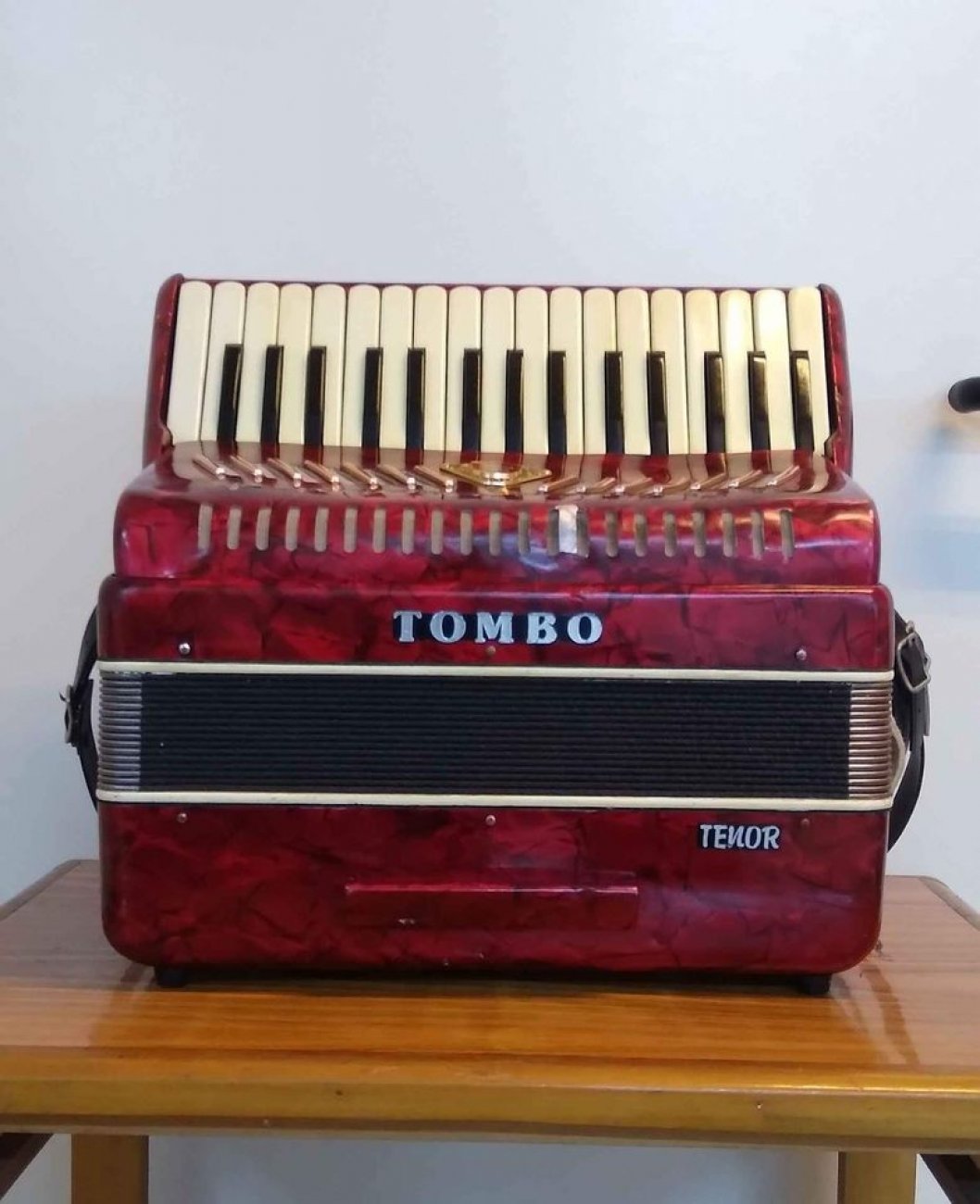 TOMBO TENOR NUMERO T-322