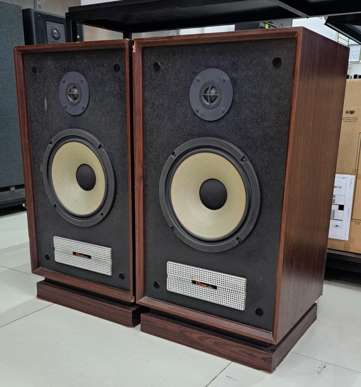 TRIO MODELO JL-7300