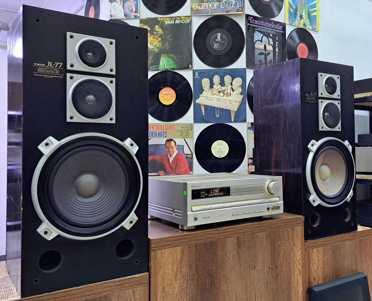 TRIO MODELO JL-77