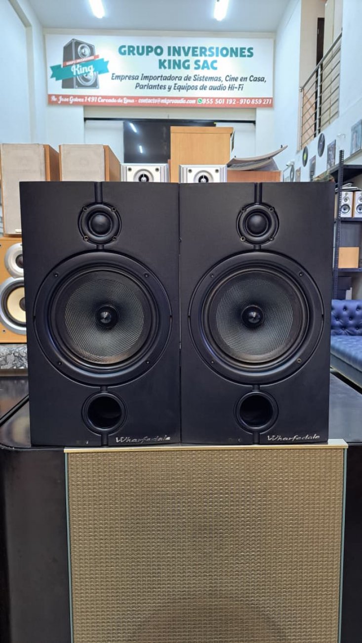 WHARFEDALE MODELO DIAMOND 8.2