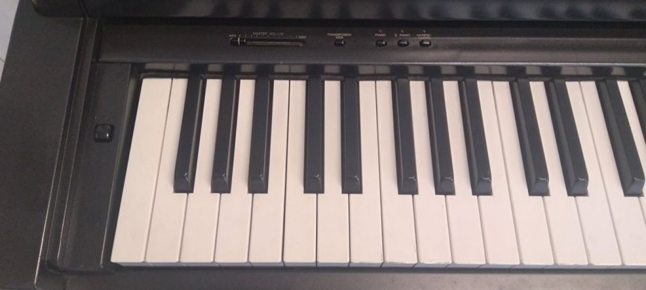 YAMAHA CLAVINOVA MODELO CLP-250