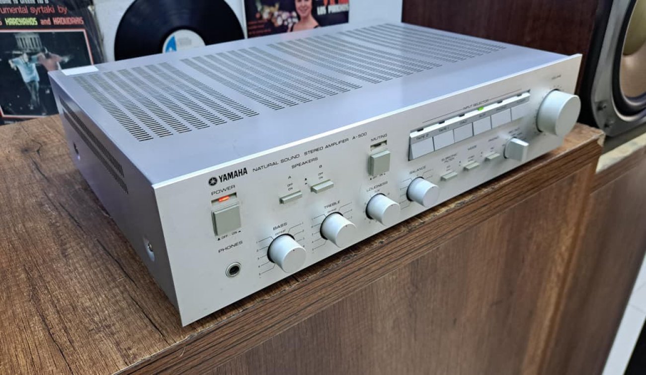 YAMAHA MODELO A-500