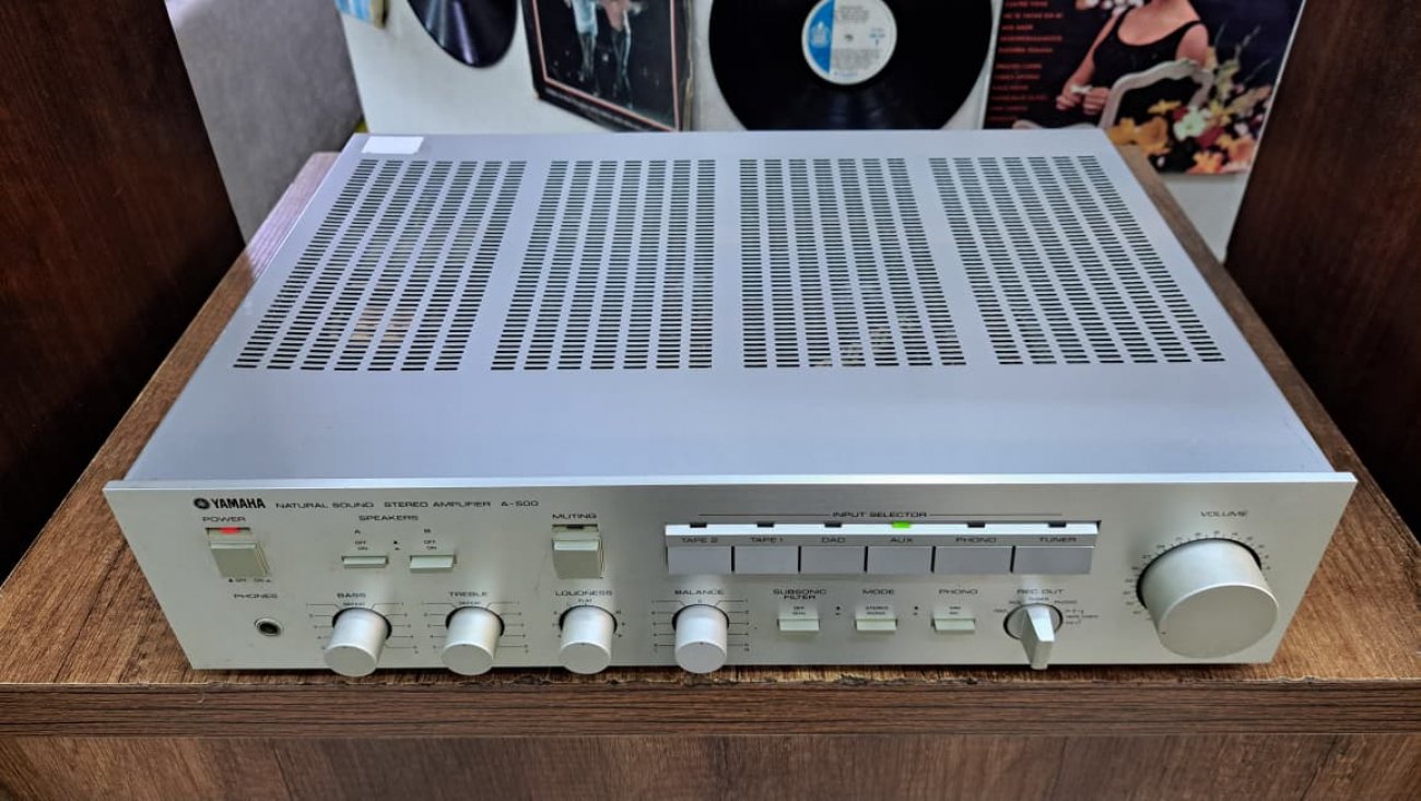 YAMAHA MODELO A-500