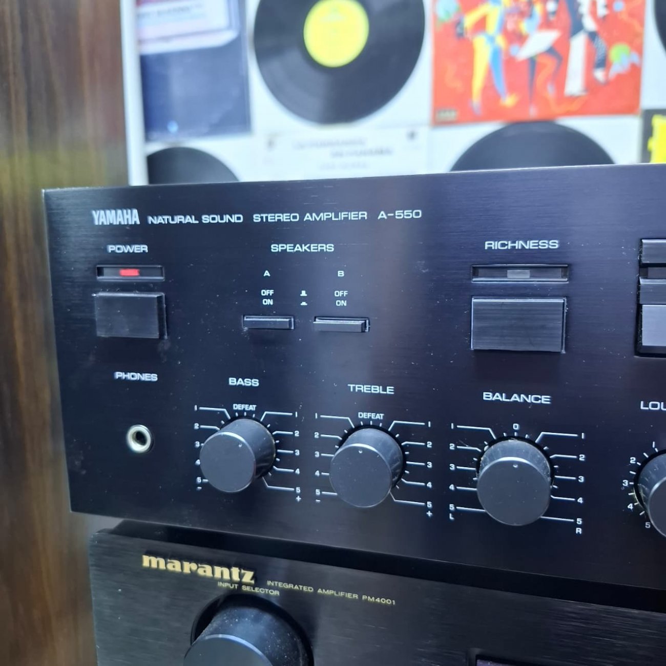YAMAHA MODELO A-550