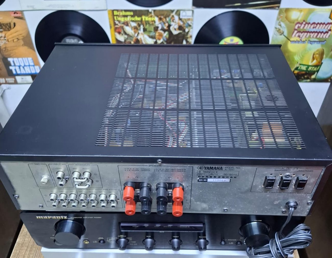 YAMAHA MODELO A-550