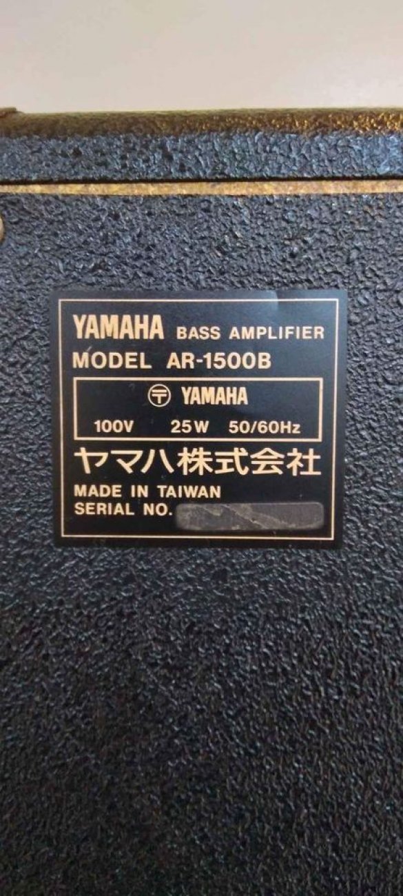 YAMAHA MODELO AR-1500BASS