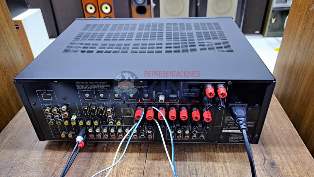 YAMAHA MODELO AX-V765