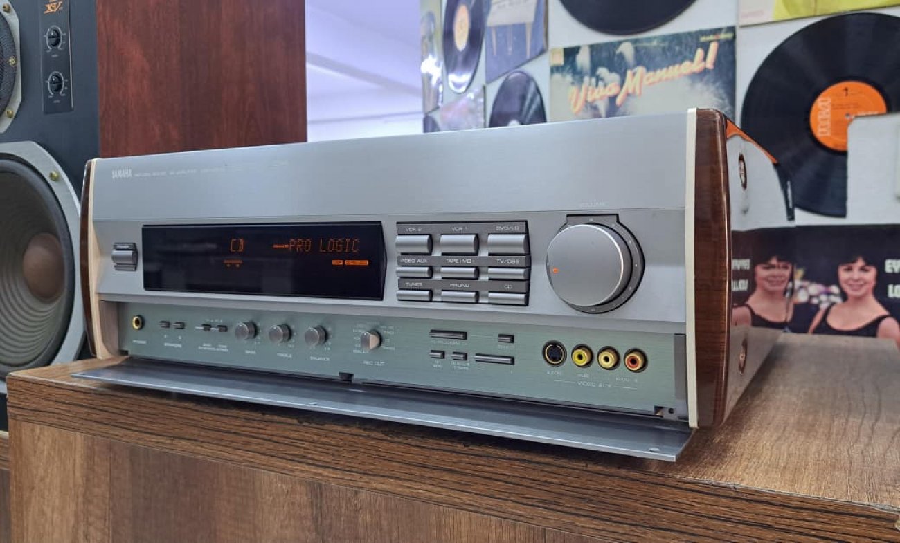 YAMAHA MODELO DSP-A1092
