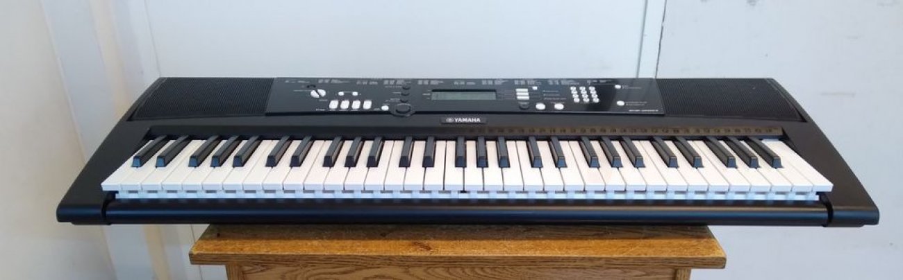 YAMAHA MODELO EZ-220