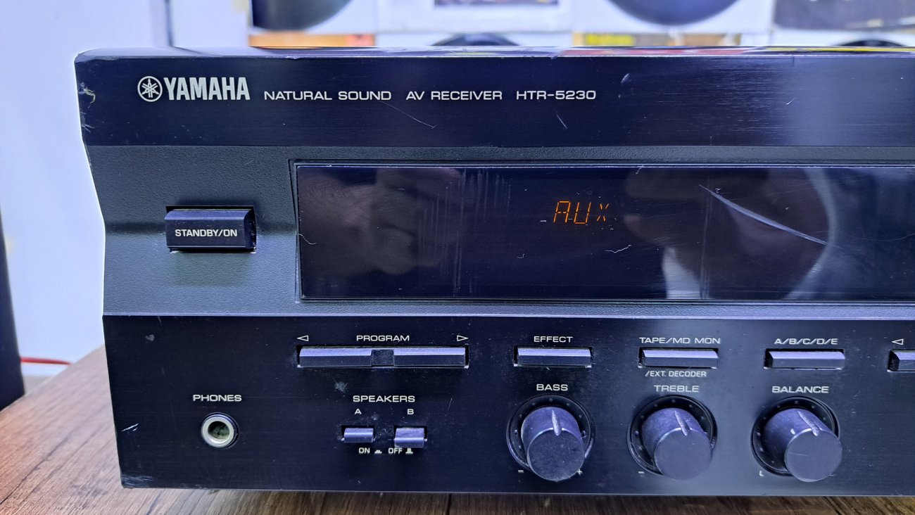 YAMAHA MODELO HTR-5230