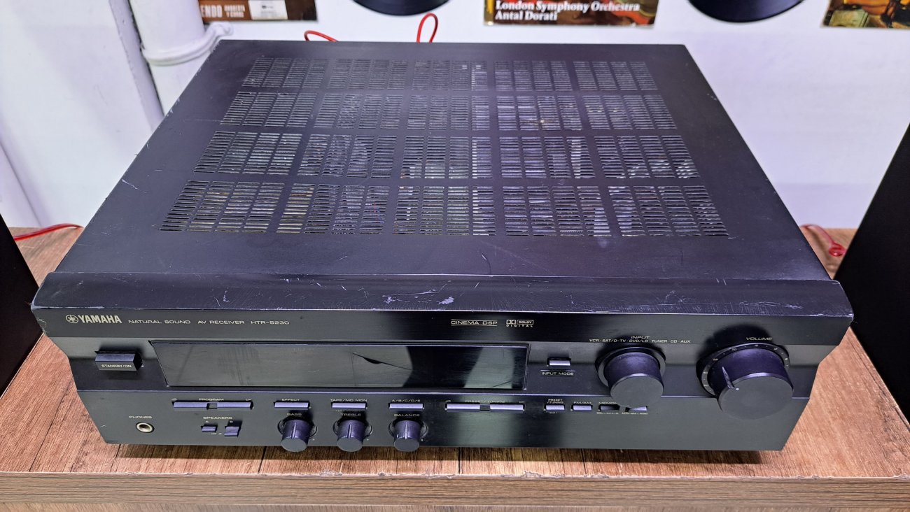 YAMAHA MODELO HTR-5230