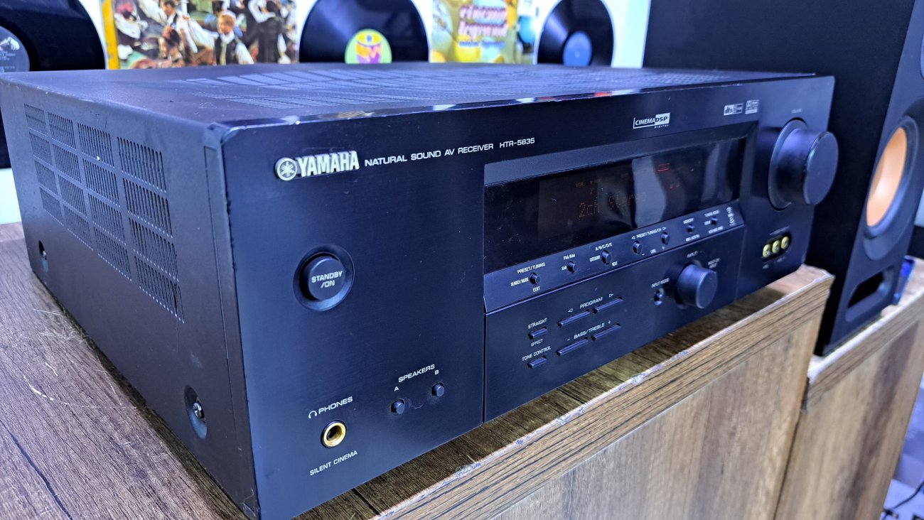 YAMAHA MODELO HTR-5835