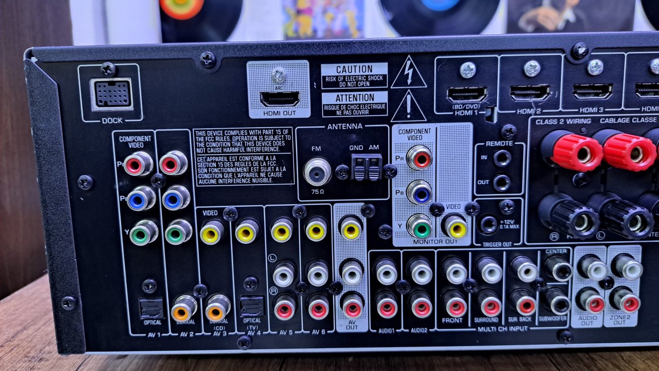 YAMAHA MODELO HTR-6063