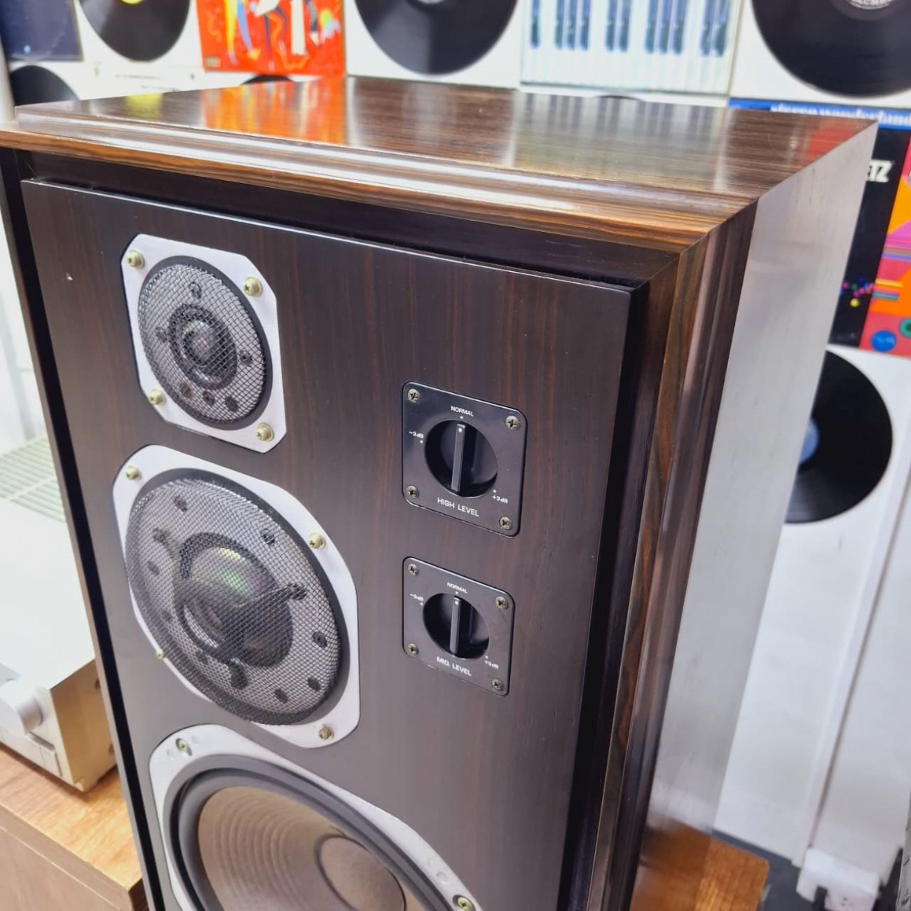 YAMAHA MODELO NS-1000